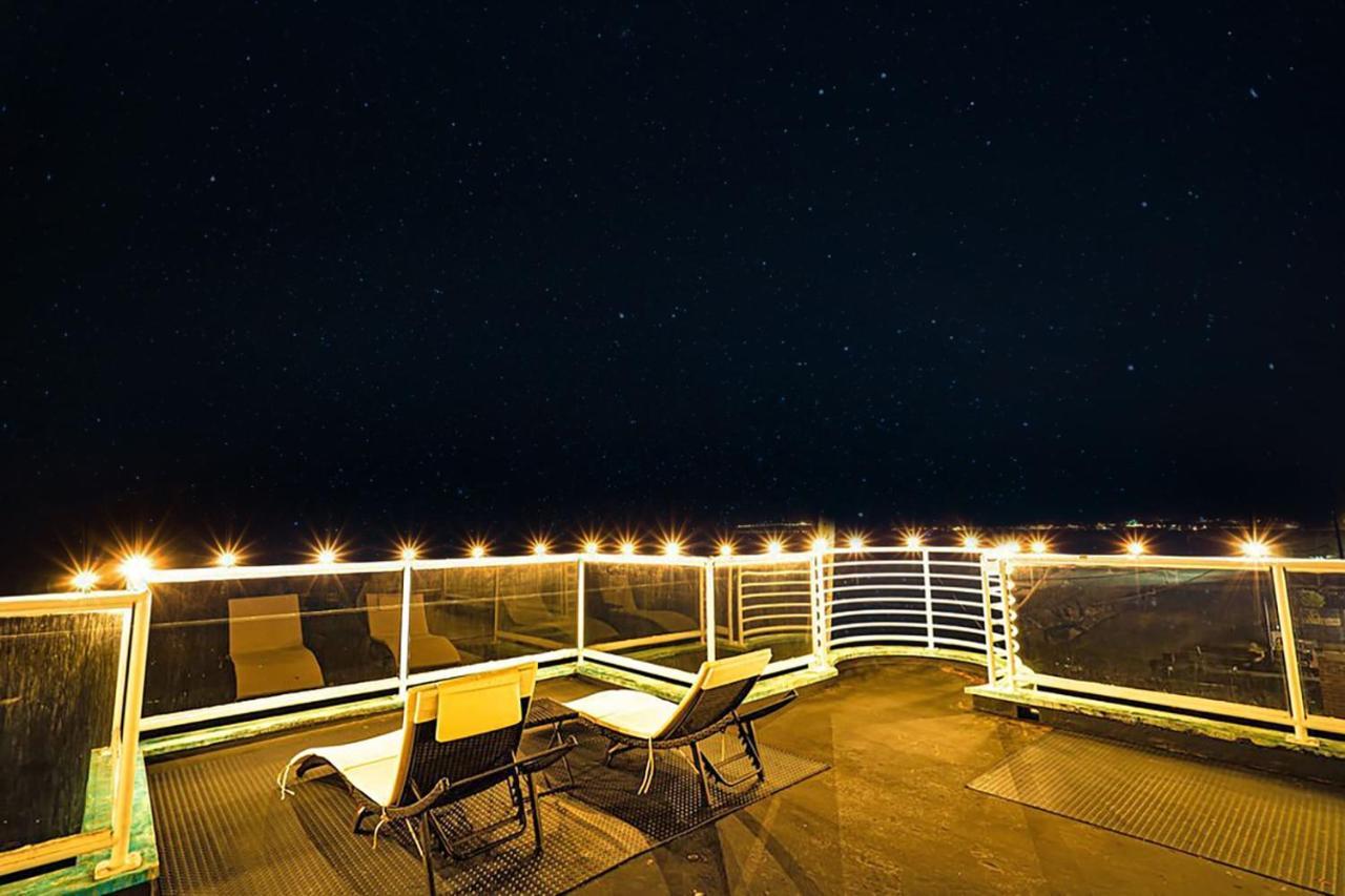Luxury Beachfront Penthouse Walk To The Beach Restaurants Entertainment Half Moon Bay Buitenkant foto